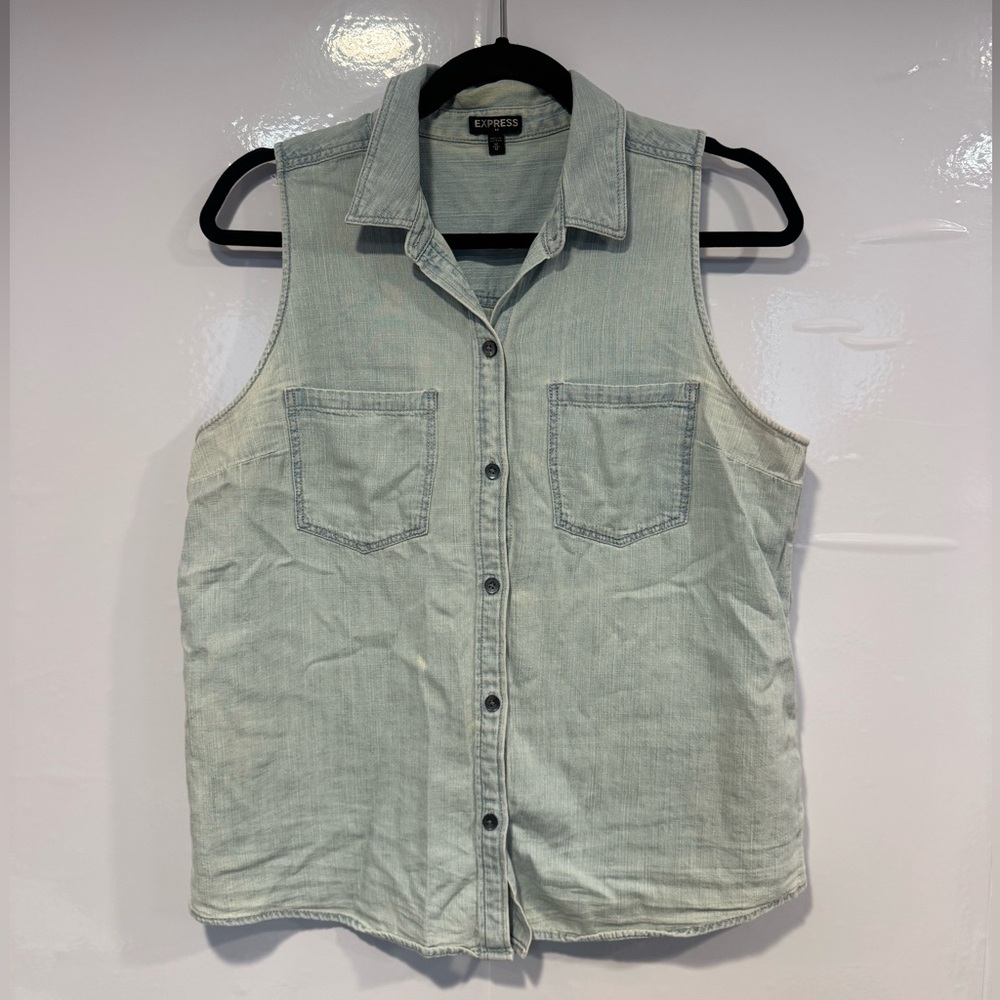 Express Womens‎ Light Wash Denim Sleeveless Button Down Shirt Blue Size M